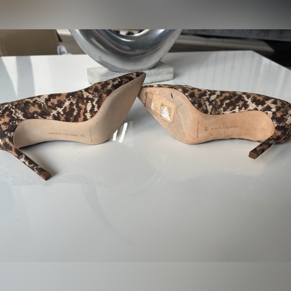 Manolo Blahnik BB 105 Leopard-Print Pumps - Picture 5 of 5